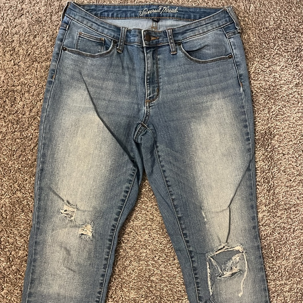 Universal Thread Ripped Cropped Jean - Picture 2 of 3